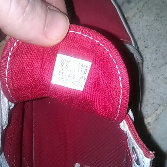 Vans - Picture 5 of 6